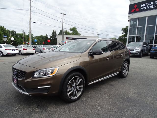 2017 Volvo V60 Cross Country Base