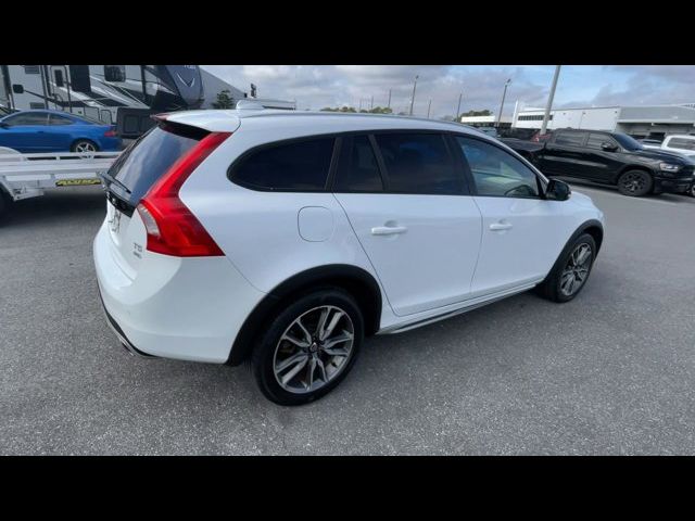 2017 Volvo V60 Cross Country Base