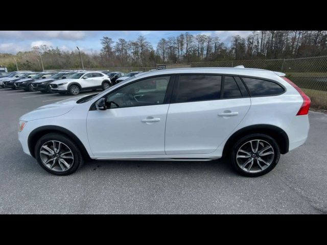 2017 Volvo V60 Cross Country Base