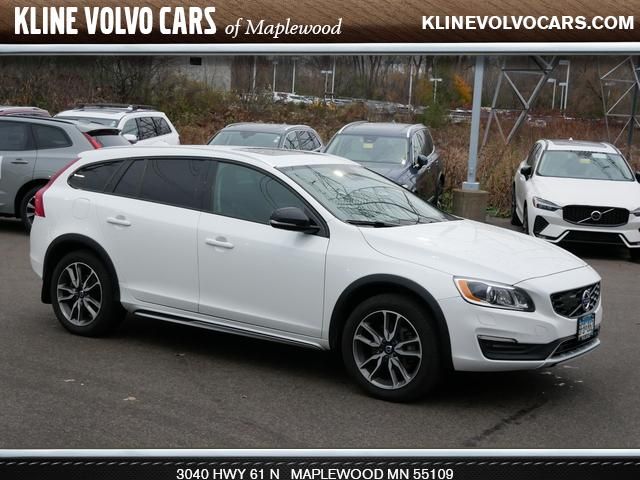 2017 Volvo V60 Cross Country Platinum