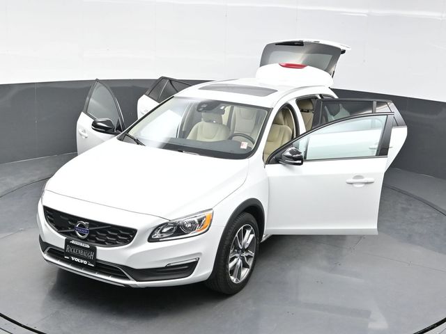 2017 Volvo V60 Cross Country Base