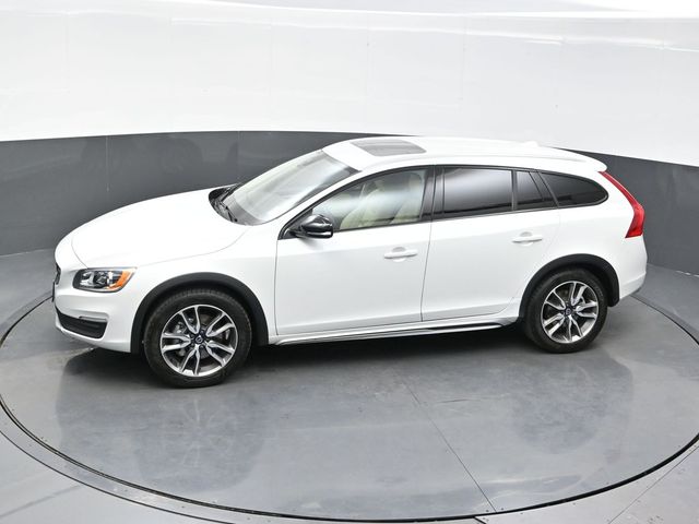 2017 Volvo V60 Cross Country Base
