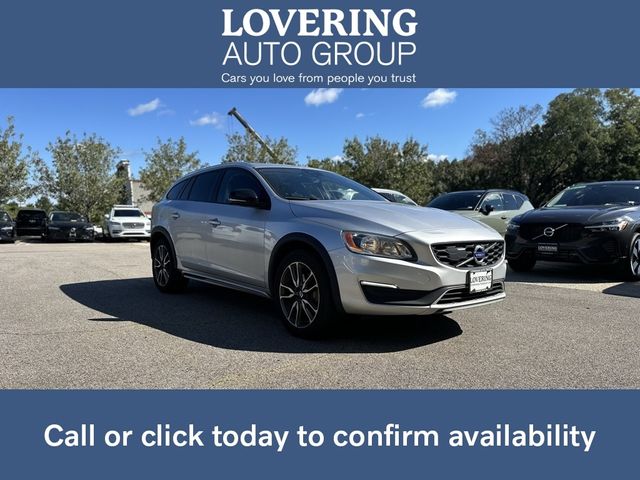 2017 Volvo V60 Cross Country Base