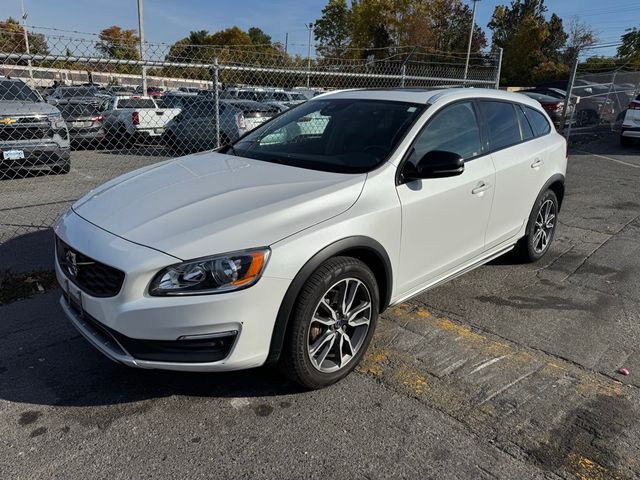 2017 Volvo V60 Cross Country Base