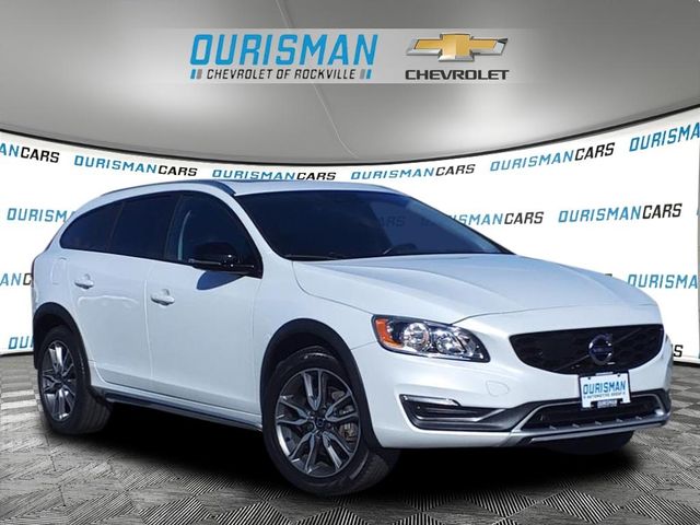 2017 Volvo V60 Cross Country Base