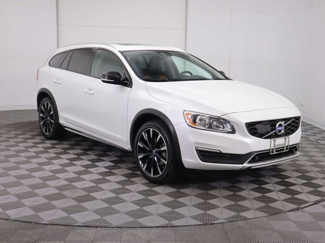 2017 Volvo V60 Cross Country Base