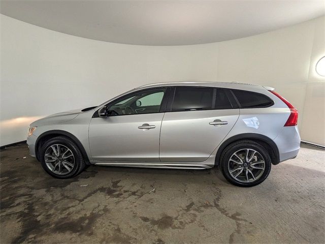 2017 Volvo V60 Cross Country Base