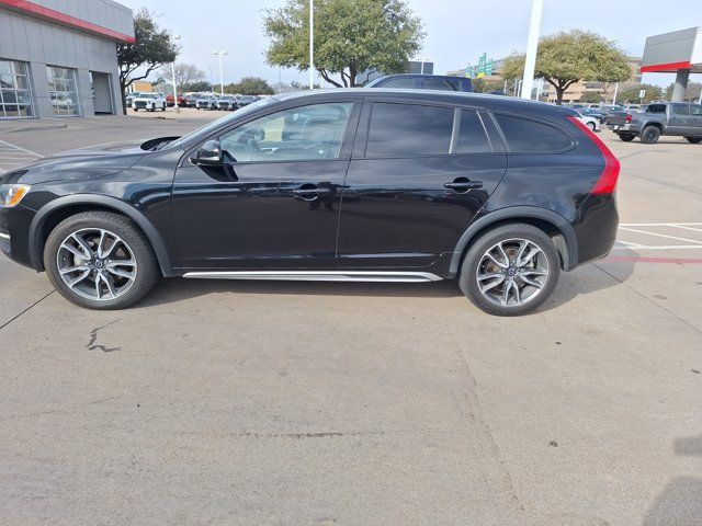 2017 Volvo V60 Cross Country Base