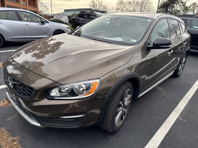 2017 Volvo V60 Cross Country Base