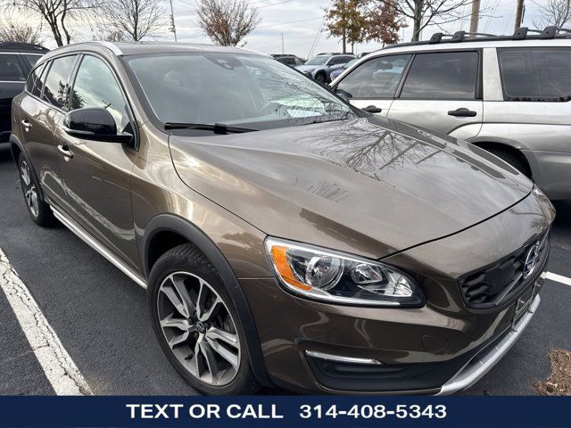 2017 Volvo V60 Cross Country Base