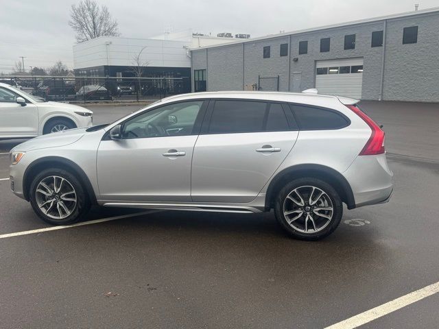 2017 Volvo V60 Cross Country Base