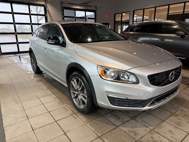 2017 Volvo V60 Cross Country Base