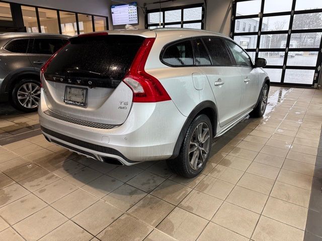 2017 Volvo V60 Cross Country Base