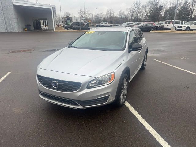 2017 Volvo V60 Cross Country Base