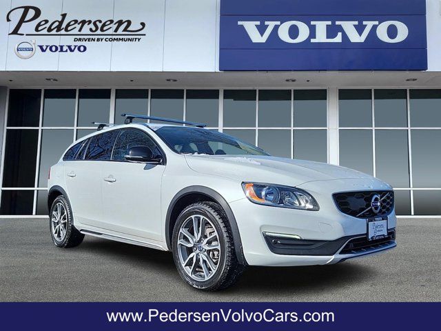 2017 Volvo V60 Cross Country Base