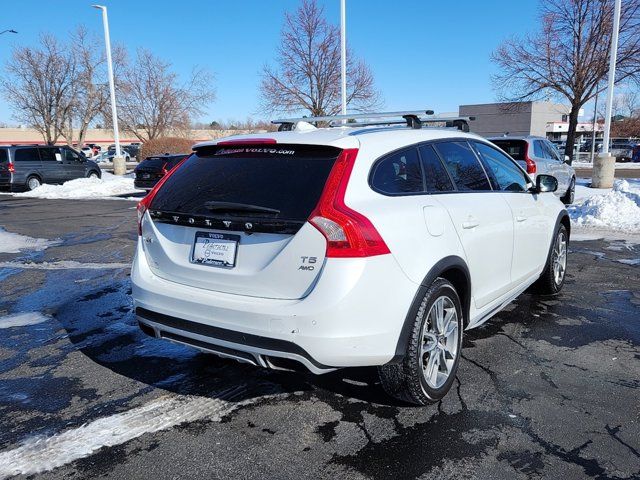 2017 Volvo V60 Cross Country Base