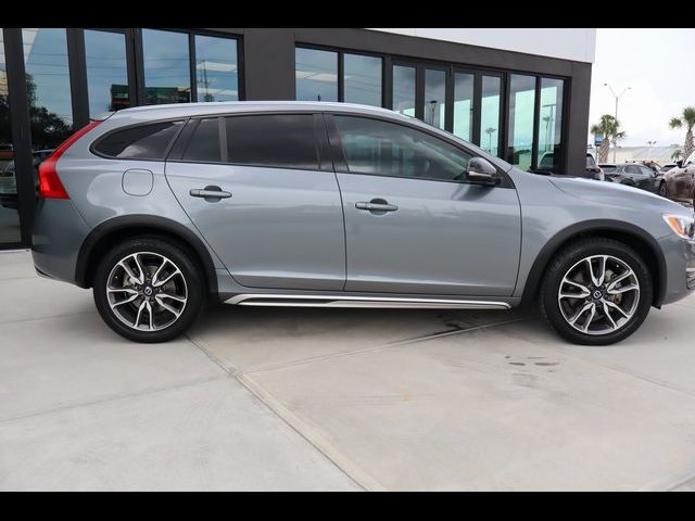 2017 Volvo V60 Cross Country Base