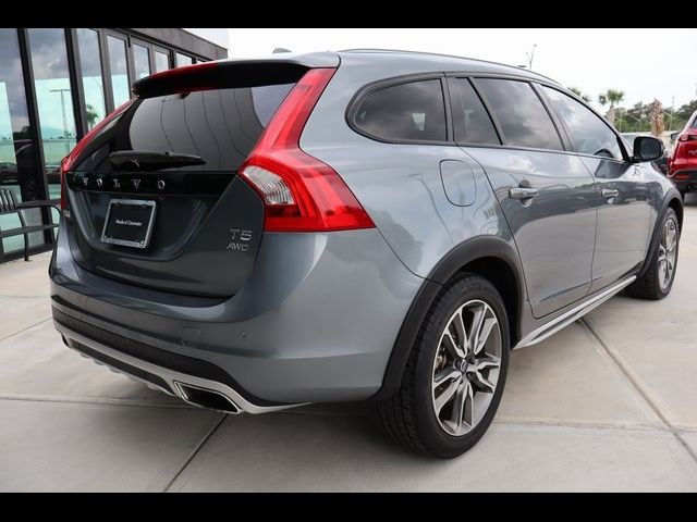 2017 Volvo V60 Cross Country Base