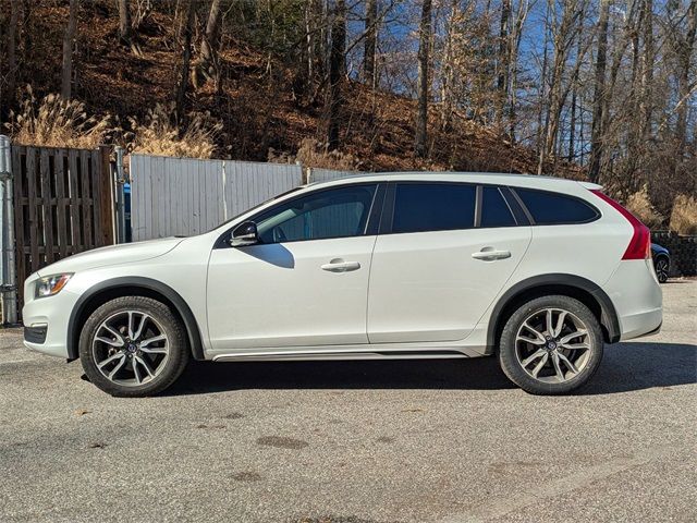 2017 Volvo V60 Cross Country Base