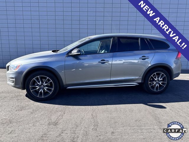 2017 Volvo V60 Cross Country Base