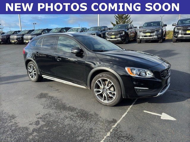 2017 Volvo V60 Cross Country Base