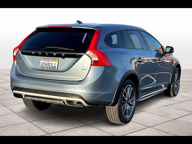 2017 Volvo V60 Cross Country Base