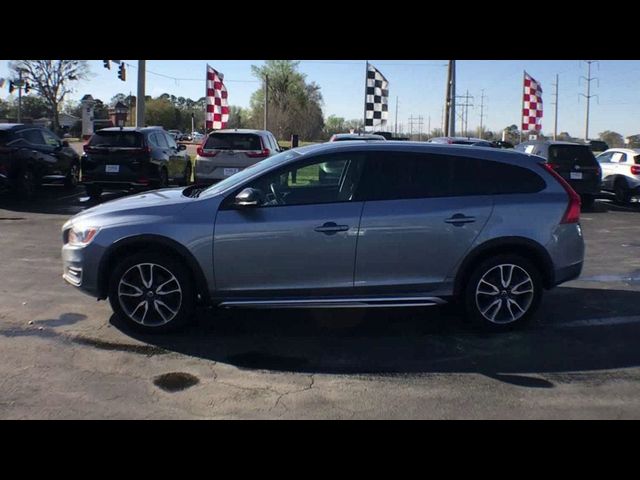 2017 Volvo V60 Cross Country Base