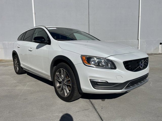 2017 Volvo V60 Cross Country Base