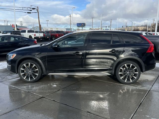 2017 Volvo V60 Cross Country Base