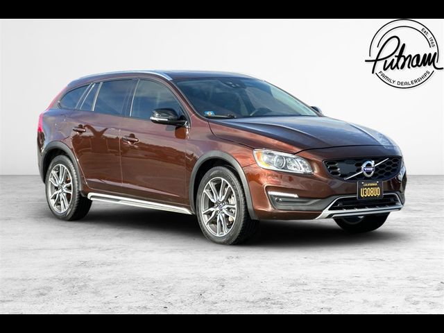 2017 Volvo V60 Cross Country Platinum