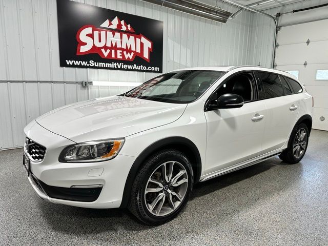 2017 Volvo V60 Cross Country Platinum