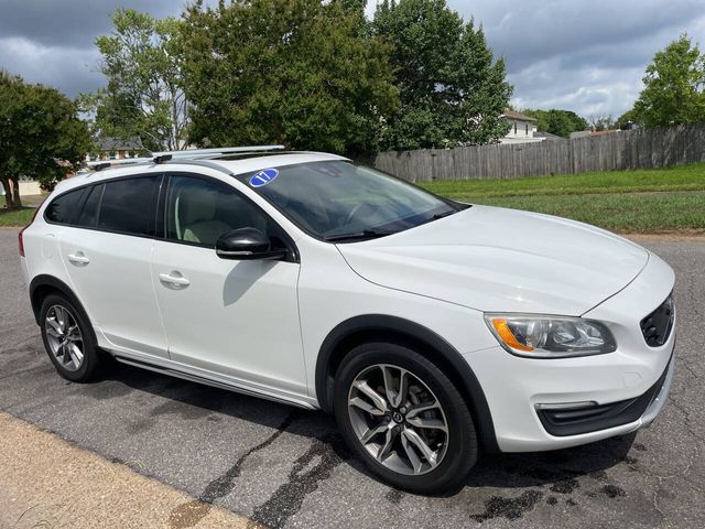 2017 Volvo V60 Cross Country Base