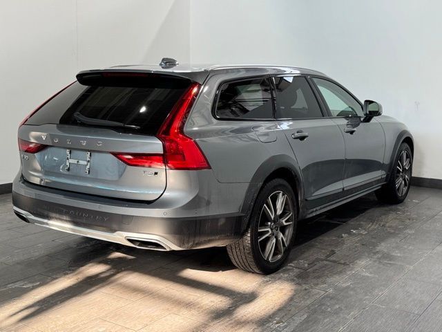 2017 Volvo V90 Cross Country Base