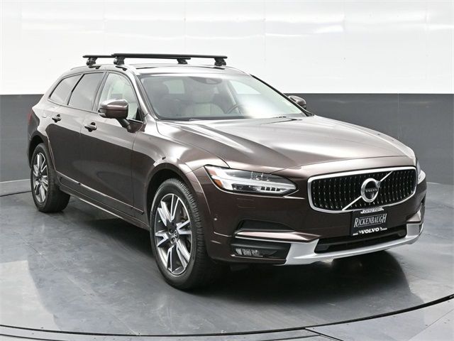 2017 Volvo V90 Cross Country Base