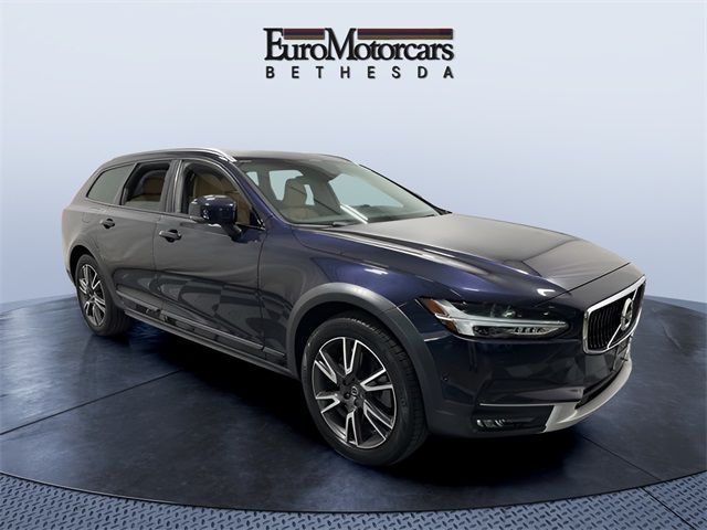 2017 Volvo V90 Cross Country Base