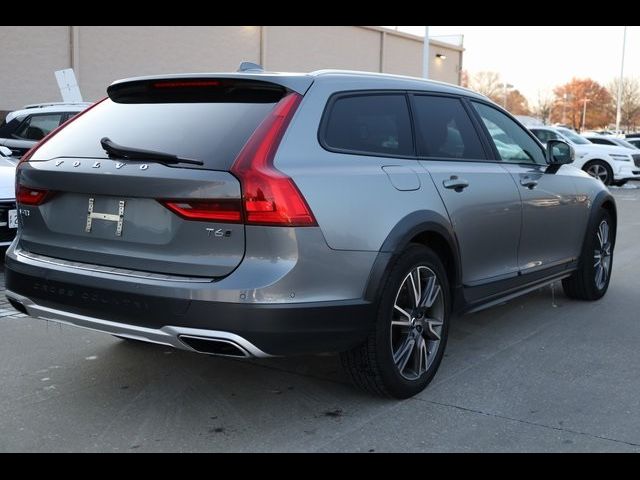 2017 Volvo V90 Cross Country Base