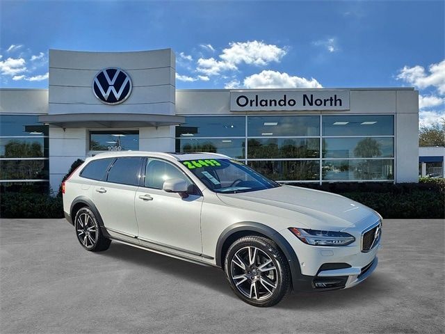 2017 Volvo V90 Cross Country Base