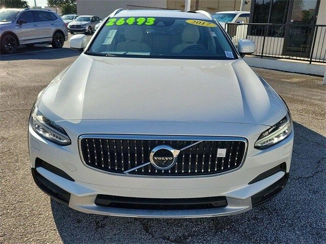 2017 Volvo V90 Cross Country Base