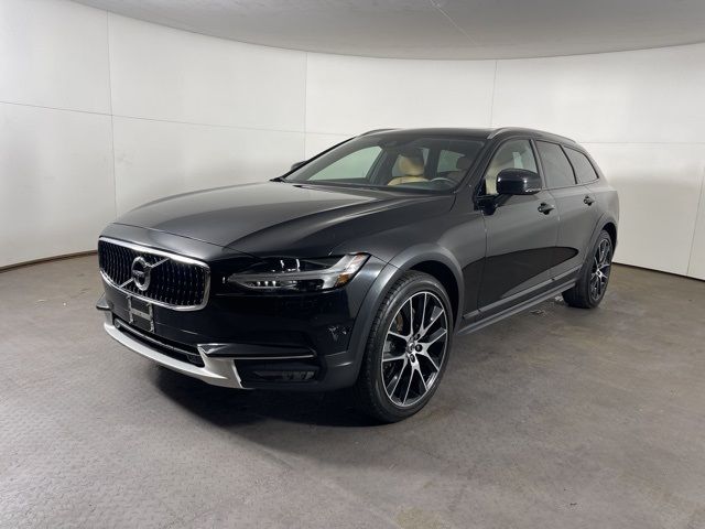 2017 Volvo V90 Cross Country Base