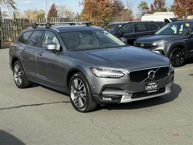 2017 Volvo V90 Cross Country Base