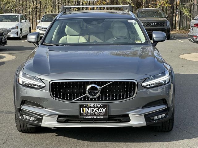 2017 Volvo V90 Cross Country Base