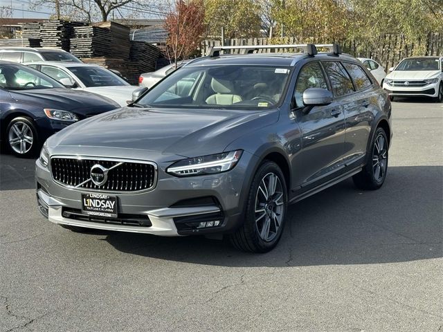 2017 Volvo V90 Cross Country Base