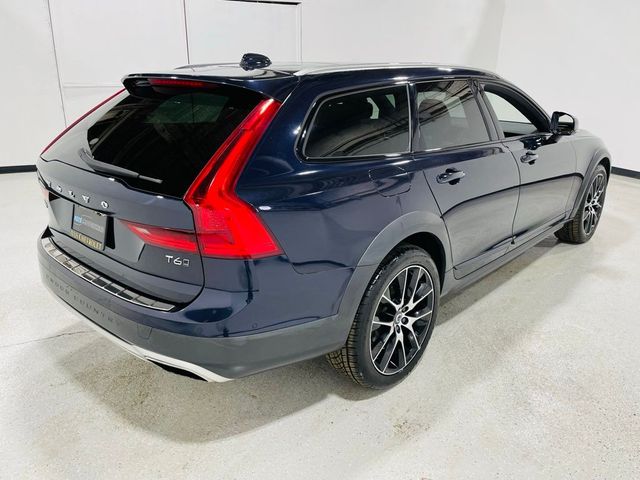 2017 Volvo V90 Cross Country Base