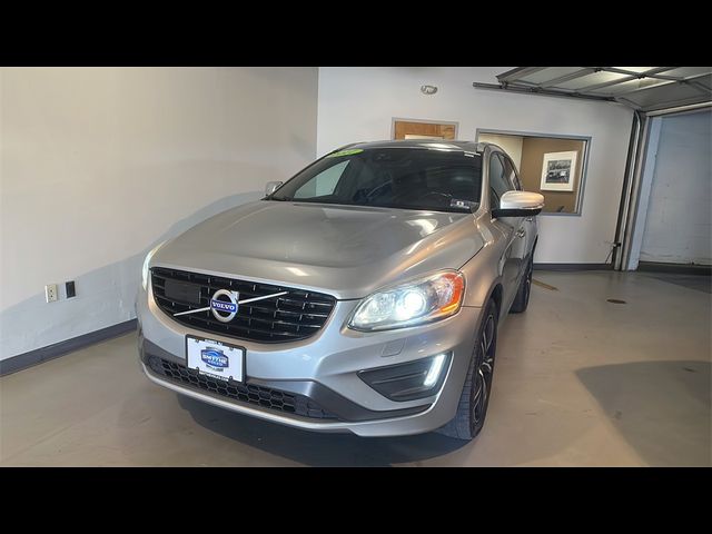 2017 Volvo XC60 R-Design