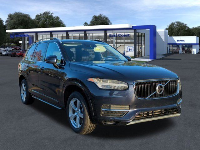 2017 Volvo XC90 Momentum