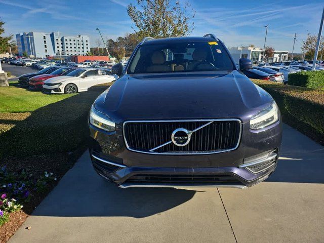 2017 Volvo XC90 Momentum