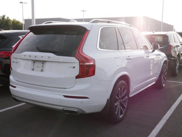 2017 Volvo XC90 Momentum