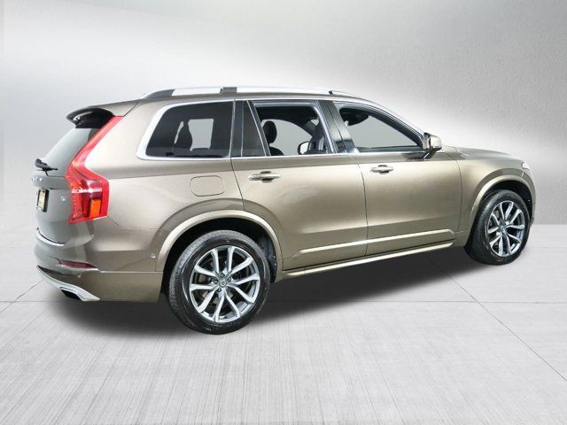 2017 Volvo XC90 Momentum