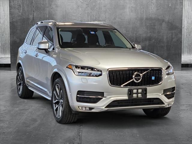 2017 Volvo XC90 Momentum