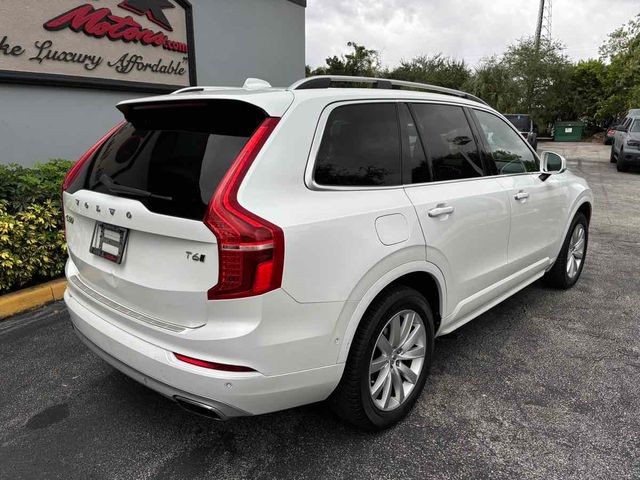 2017 Volvo XC90 Momentum